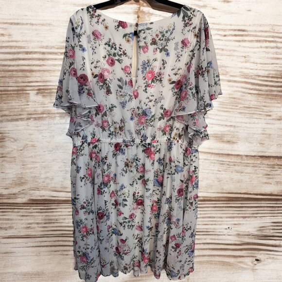 NWT - Torrid Dress Floral Sleeves Fit And Flare - Size 4 - Picture 4 of 5